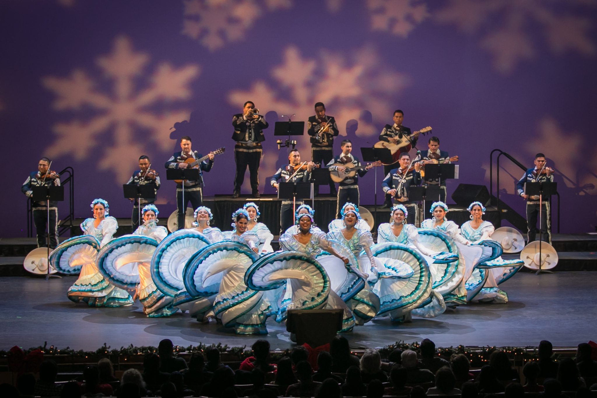 Ballet Folklorico de Los Angeles Brings Christmas Spectacular